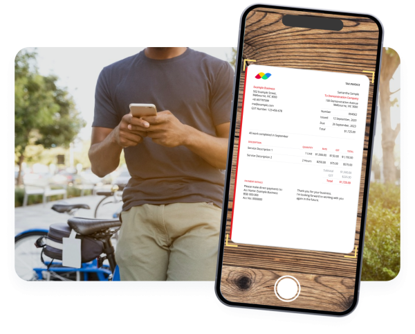 Graphic showing the expense scanning features of Rounded