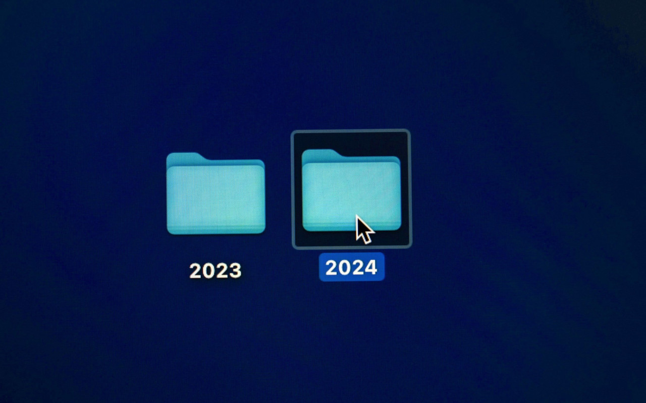 Desktop screenshot showing a folder labelled 2024 currently selected